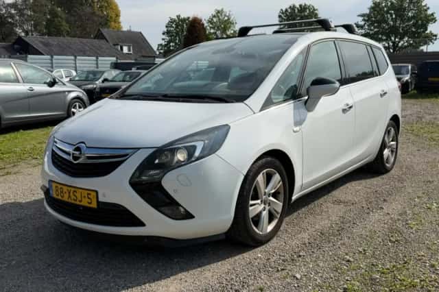 Opel Zafira (2012) thumbnail 1