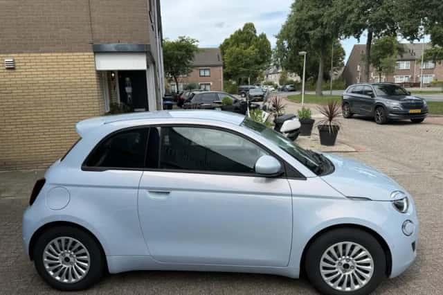 Fiat 500 (2023) thumbnail 4