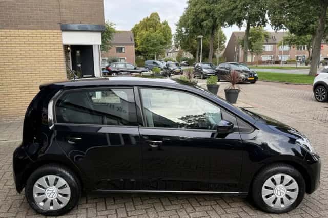 Volkswagen Up! (2020) thumbnail 4