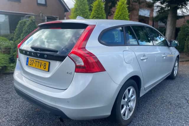 Volvo V60 (2012) thumbnail 3