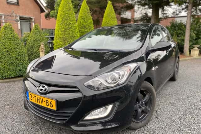 Hyundai i30 (2012) thumbnail 2