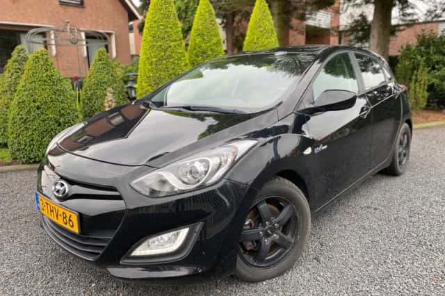 Hyundai i30 (2012) thumbnail 3
