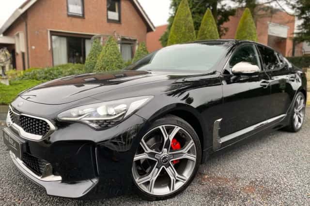 Kia Stinger (2018) thumbnail 1