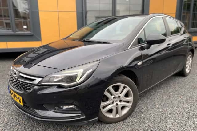 Opel Astra (2016) thumbnail 2