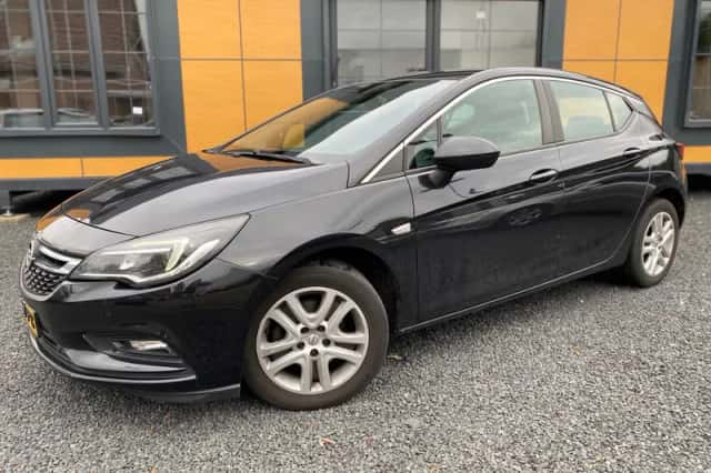 Opel Astra (2016) thumbnail 3