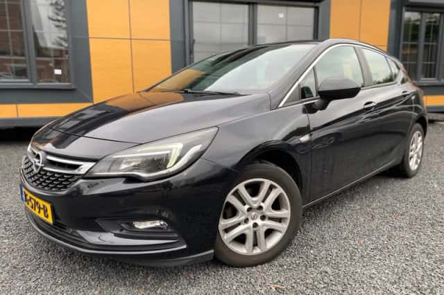 Opel Astra (2016) thumbnail 4