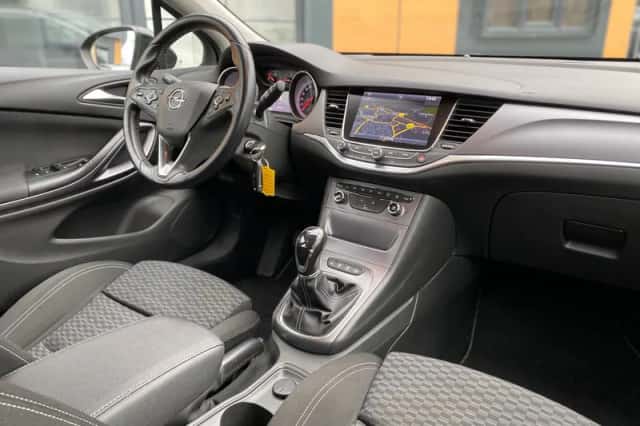 Opel Astra (2016) thumbnail 5