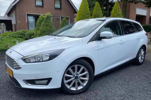 Ford Focus (2018) thumbnail 2