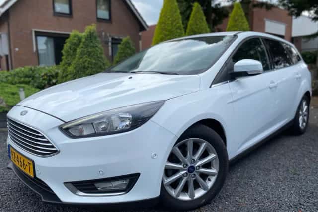 Ford Focus (2018) thumbnail 3