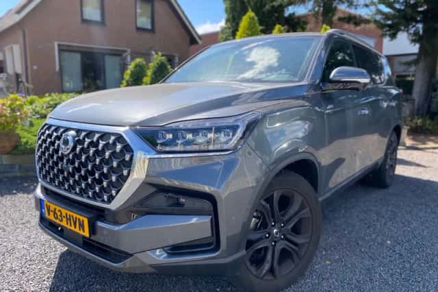 KGM REXTON (2024) thumbnail 1
