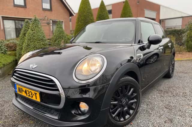 MINI Cooper (2017) thumbnail 2