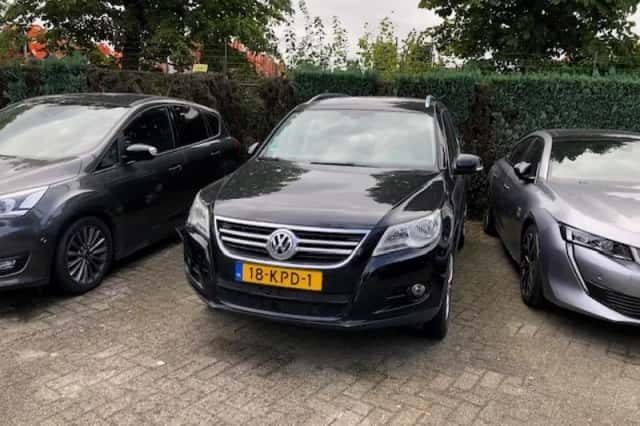 Volkswagen Tiguan (2010) thumbnail 1