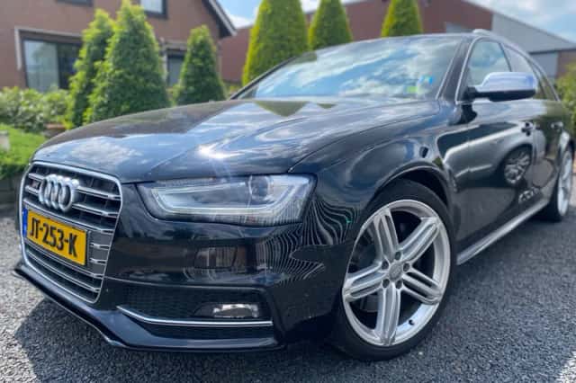 Audi S4 (2012) thumbnail 3
