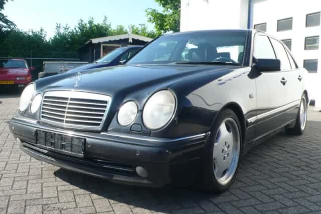 Mercedes-Benz E-Klasse (1997) thumbnail 2