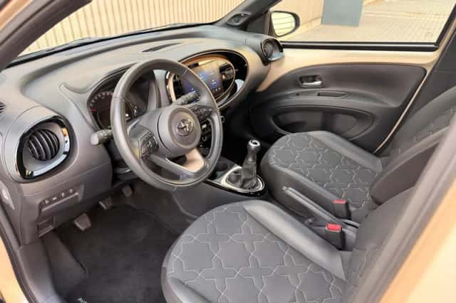 Toyota Aygo X (2022) thumbnail 2