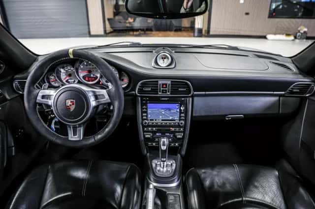 Porsche 911 (2010) thumbnail 2