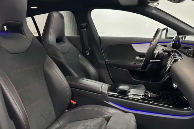 Mercedes-Benz CLA-Klasse (2020) thumbnail 4
