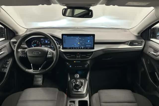 Ford Focus (2023) thumbnail 2