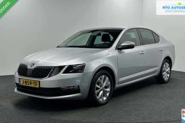 Škoda Octavia (2019) thumbnail 1