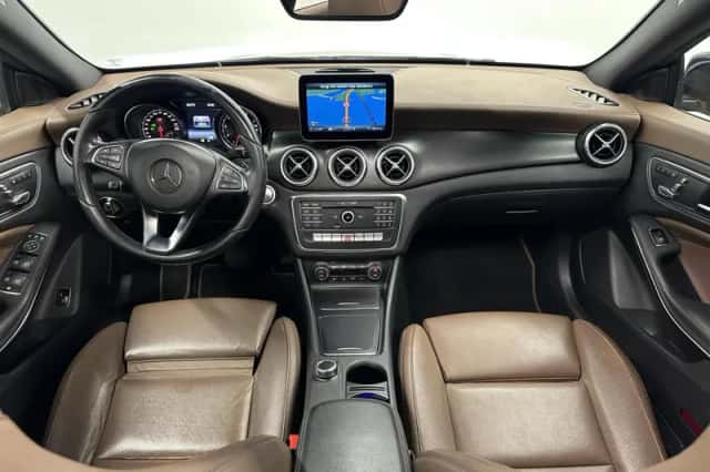 Mercedes-Benz CLA-Klasse (2016) thumbnail 2