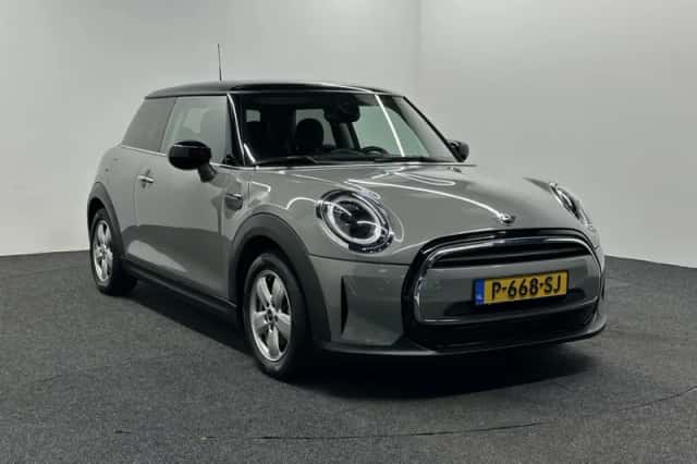 MINI Cooper (2022) thumbnail 3