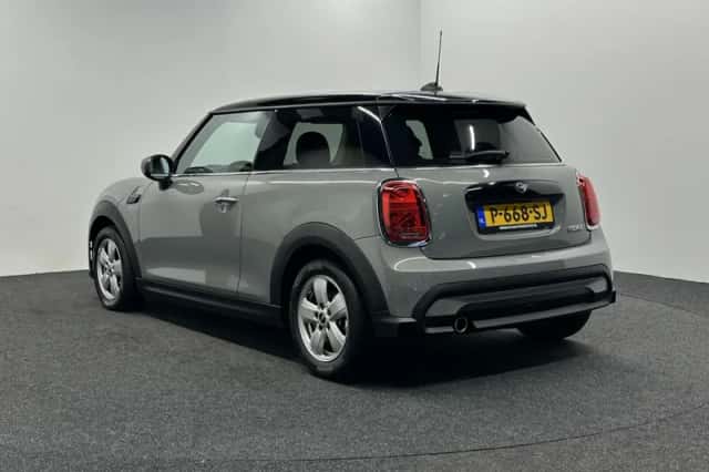 MINI Cooper (2022) thumbnail 4