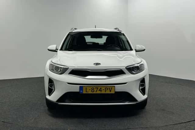 Kia Stonic (2021) thumbnail 6