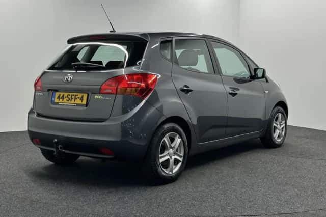 Kia Venga (2011) thumbnail 5
