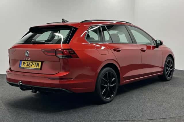 Volkswagen Golf (2021) thumbnail 5
