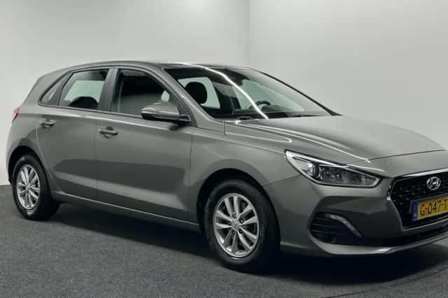 Hyundai i30 (2019) thumbnail 3