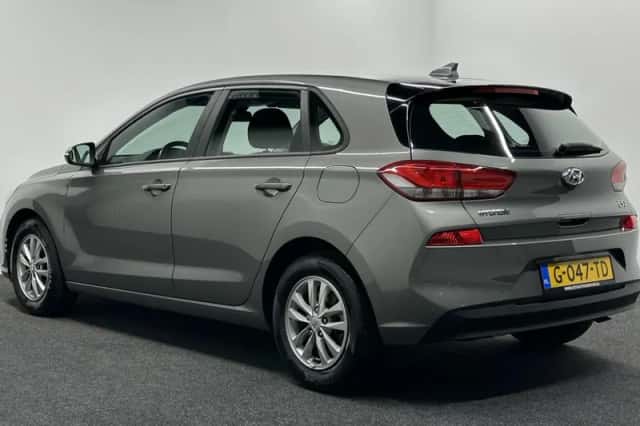 Hyundai i30 (2019) thumbnail 4