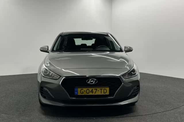 Hyundai i30 (2019) thumbnail 6