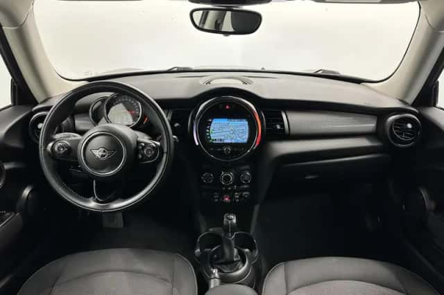 MINI Cooper (2020) thumbnail 2