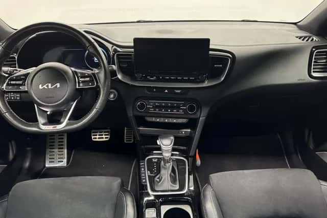 Kia Ceed (2023) thumbnail 3