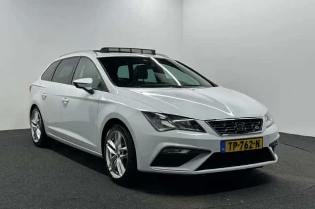 SEAT Leon (2018) thumbnail 3