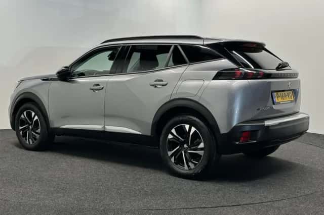 Peugeot e-2008 (2022) thumbnail 5