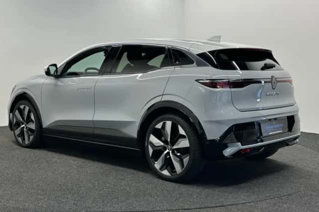 Renault Mégane E-Tech (2023) thumbnail 4