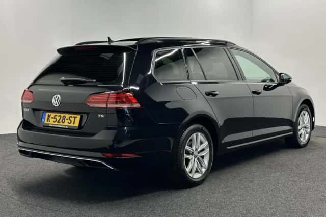 Volkswagen Golf (2017) thumbnail 5