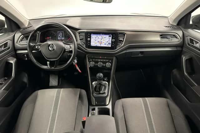 Volkswagen T-Roc (2019) thumbnail 2