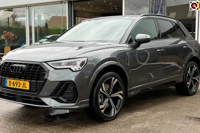 Audi Q3 (2023) thumbnail 1