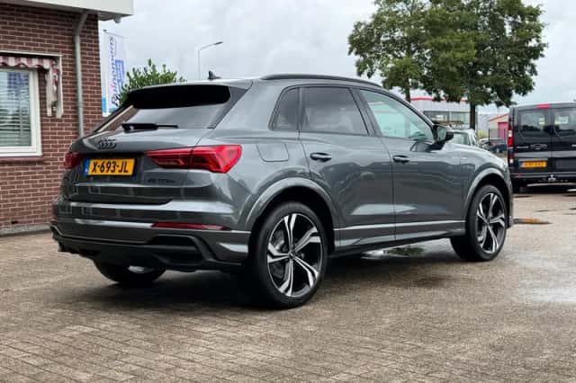 Audi Q3 (2023) thumbnail 5