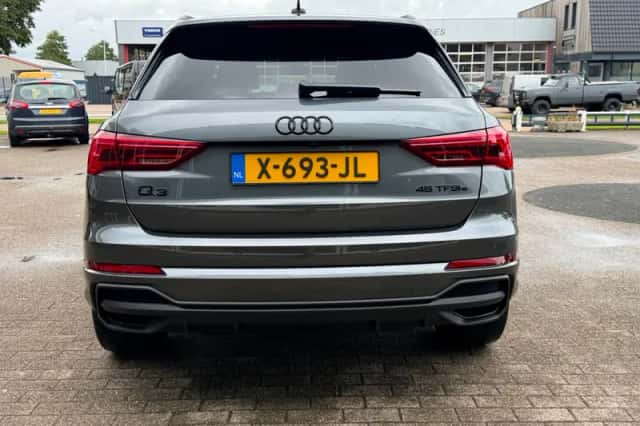 Audi Q3 (2023) thumbnail 6