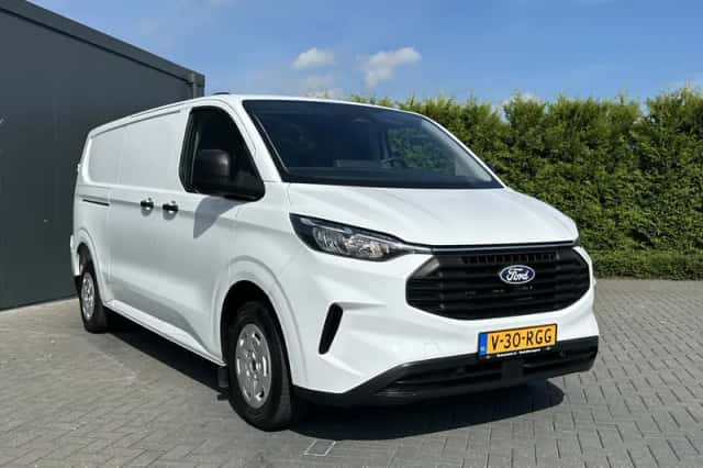 Ford Transit Custom (2024) thumbnail 3