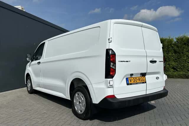 Ford Transit Custom (2024) thumbnail 4
