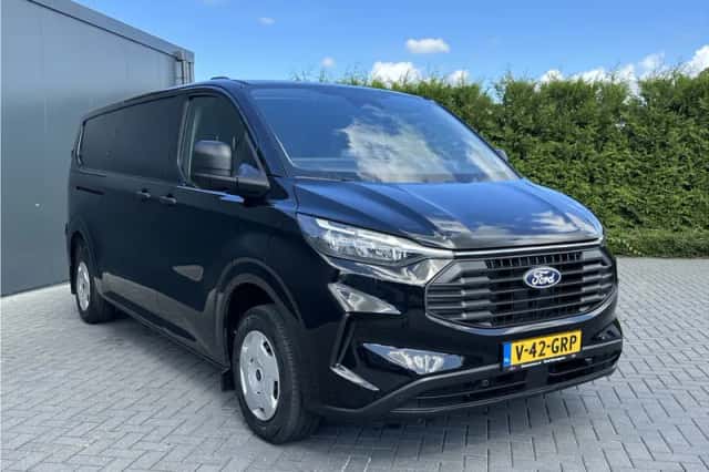 Ford Transit (2024) thumbnail 3