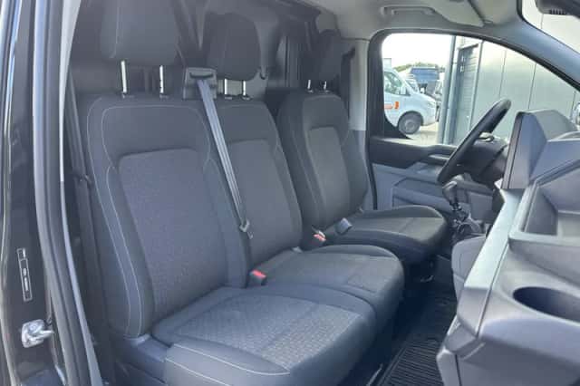 Ford Transit (2024) thumbnail 5