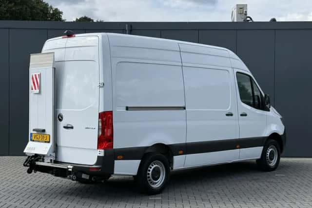 Mercedes-Benz Sprinter (2020) thumbnail 1