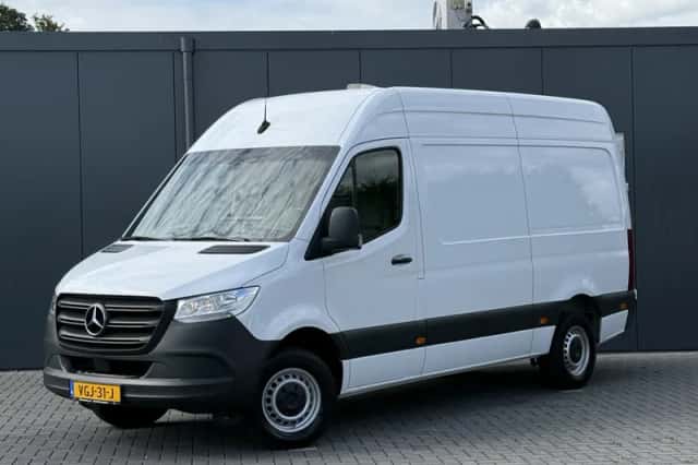 Mercedes-Benz Sprinter (2020) thumbnail 2