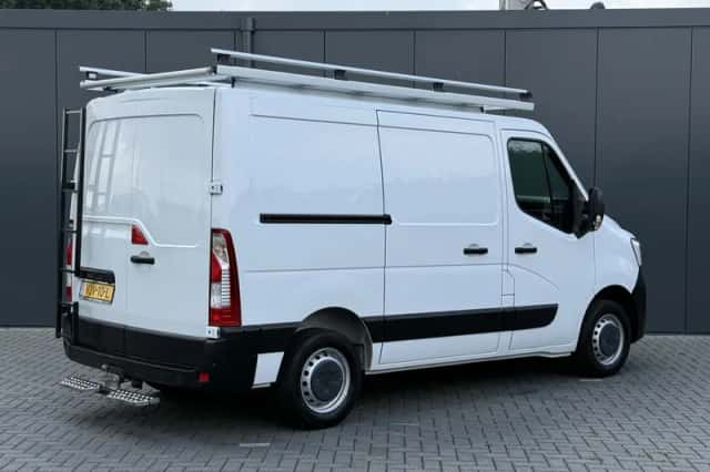 Renault Master (2021) thumbnail 2