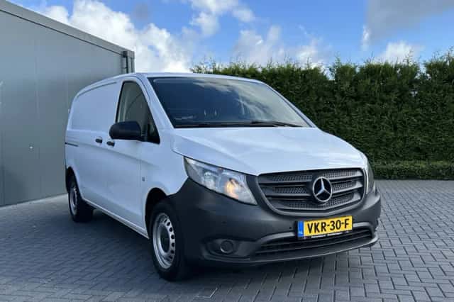 Mercedes-Benz Vito (2021) thumbnail 3